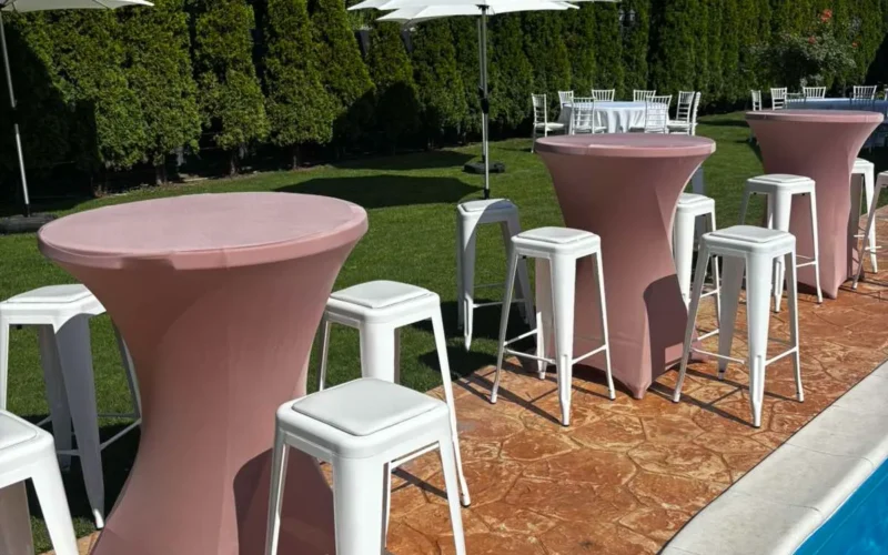 barske stolice i šank