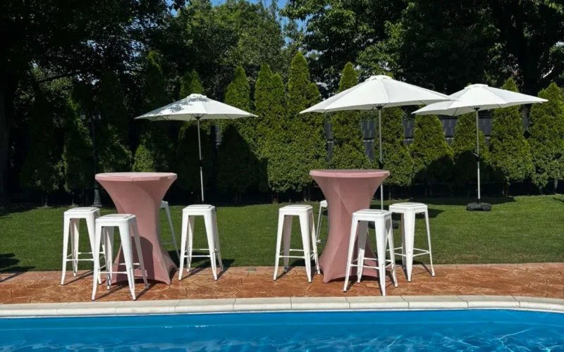 barske stolice i šank